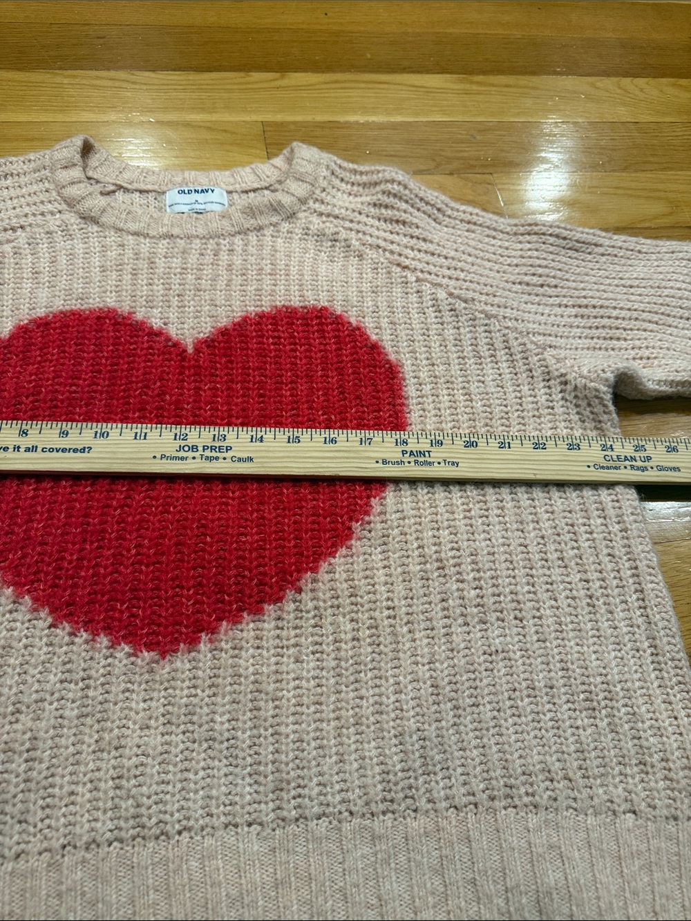 Old Navy women’s pink sweater with heart size medium. - Picture 3 of 7
